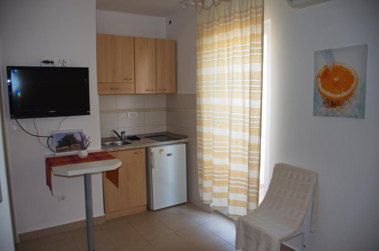 Apartments Marea Novalja Eksteriør bilde