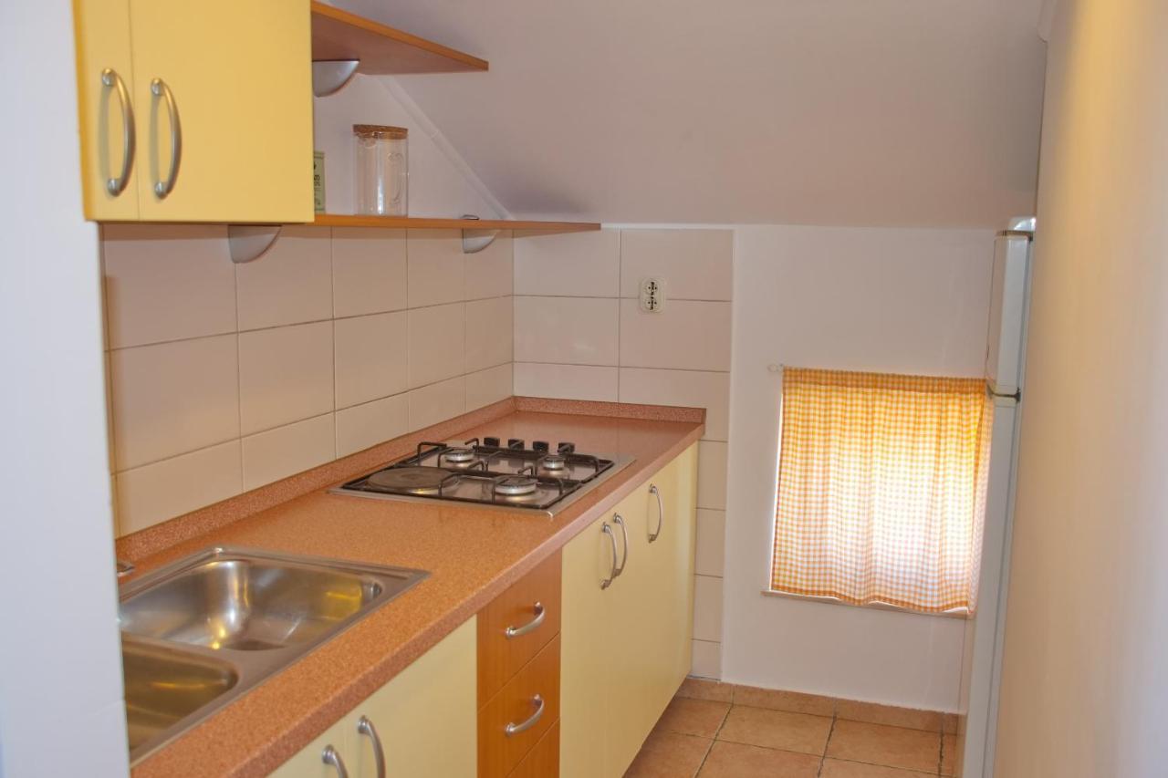 Apartments Marea Novalja Eksteriør bilde