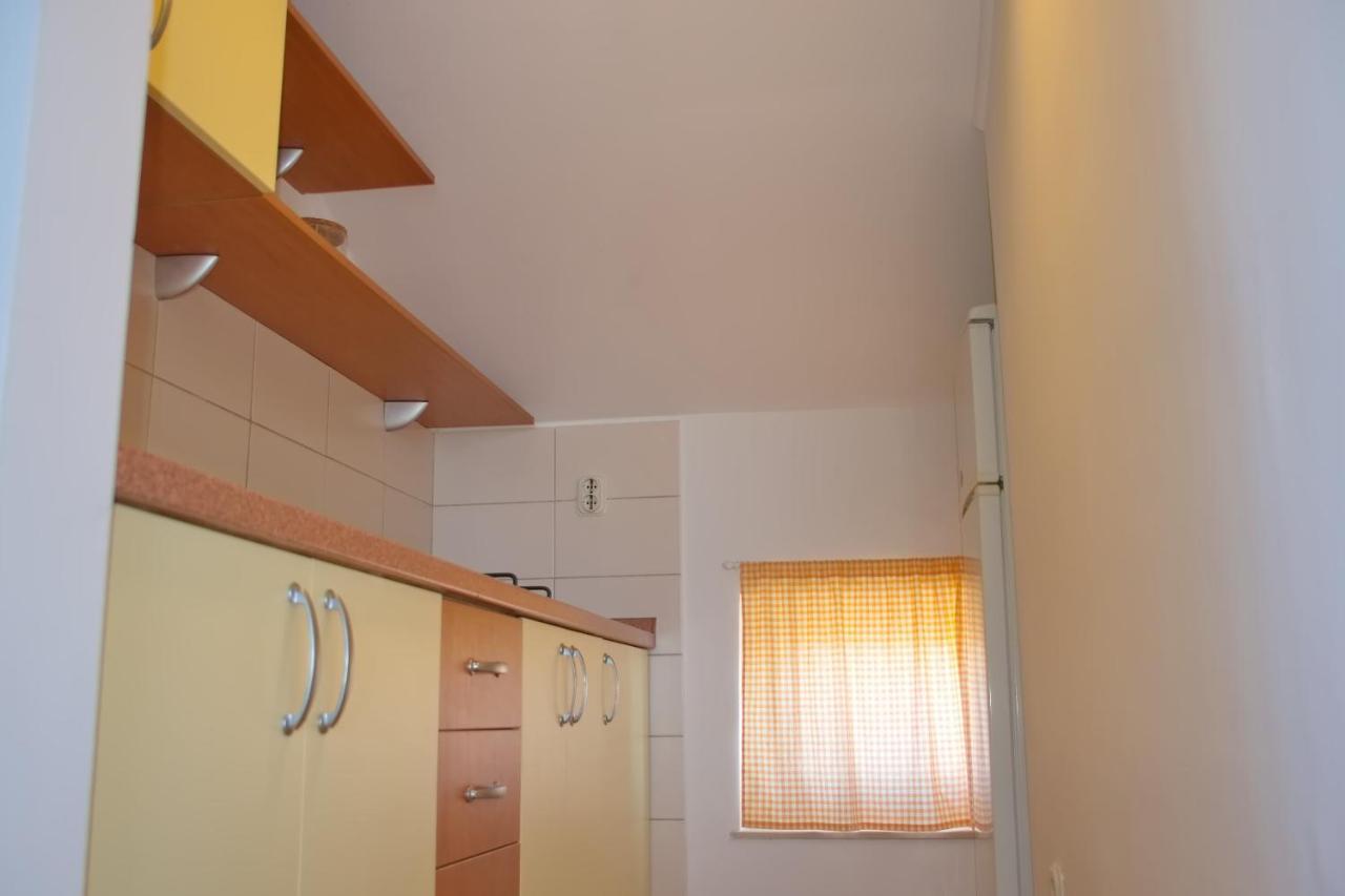 Apartments Marea Novalja Eksteriør bilde
