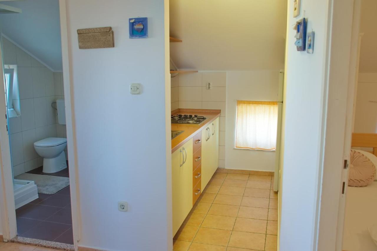 Apartments Marea Novalja Eksteriør bilde